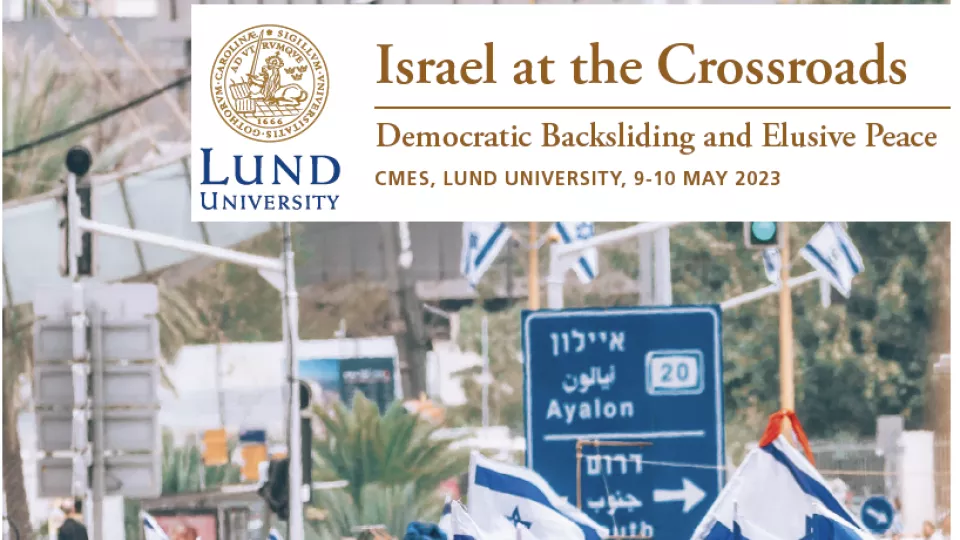 The title of the workshop: “Israel at the Crossroads: Democratic Backsliding and Elusive Peace”. A photo of many protesters holding Israeli flags.