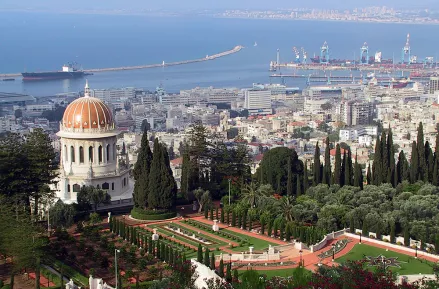 A photo of the city of Haifa from above. Photo: Michael Paul Gollmer/Wikimedia Commons